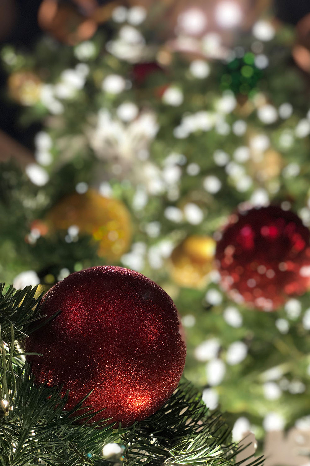 how to accept compliments christmaas lightbulb in red