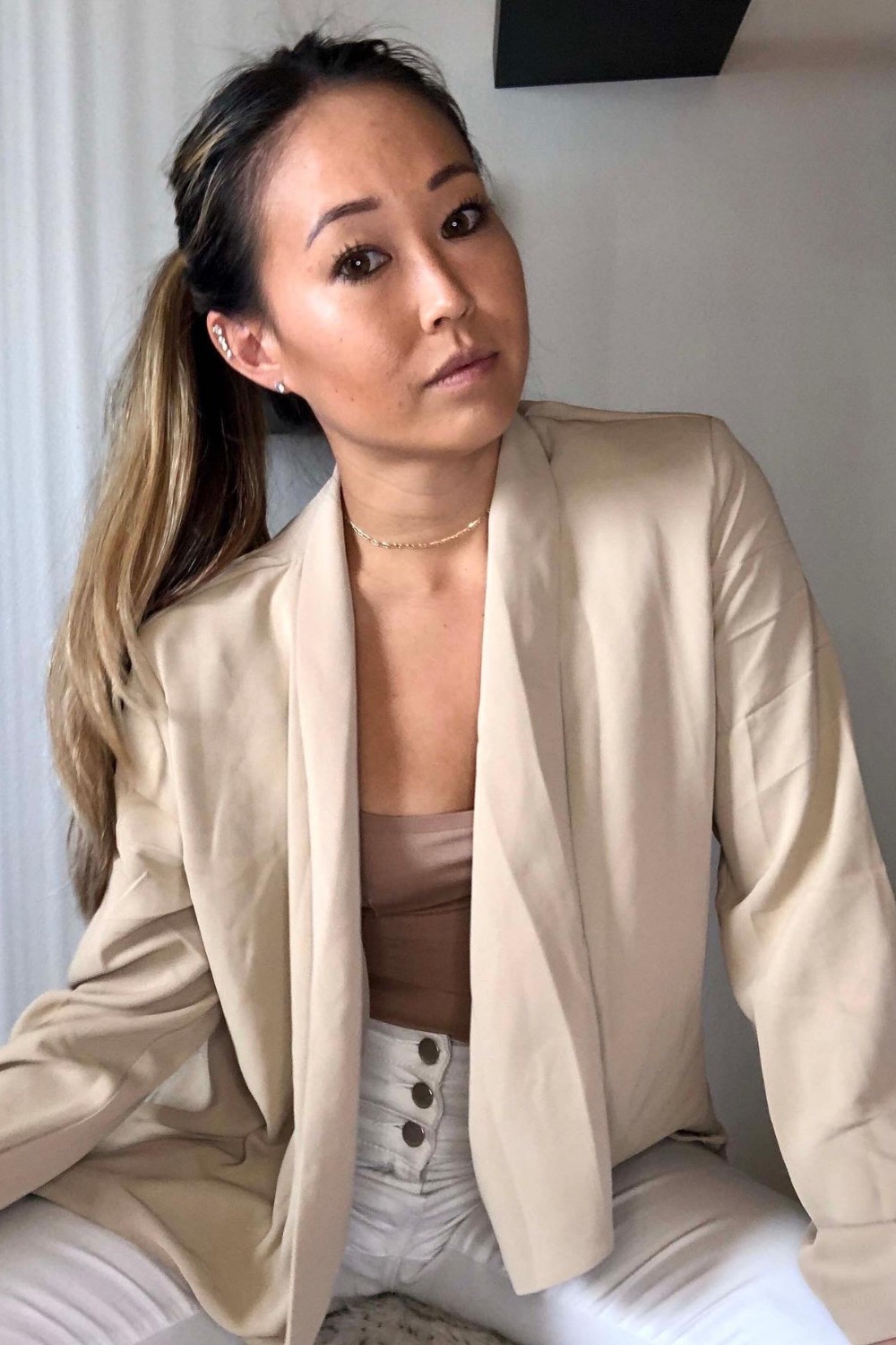 business casual blazer bodysuit and white pants